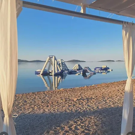 M&m Vikendica Brodarica (Sibenik-Knin)